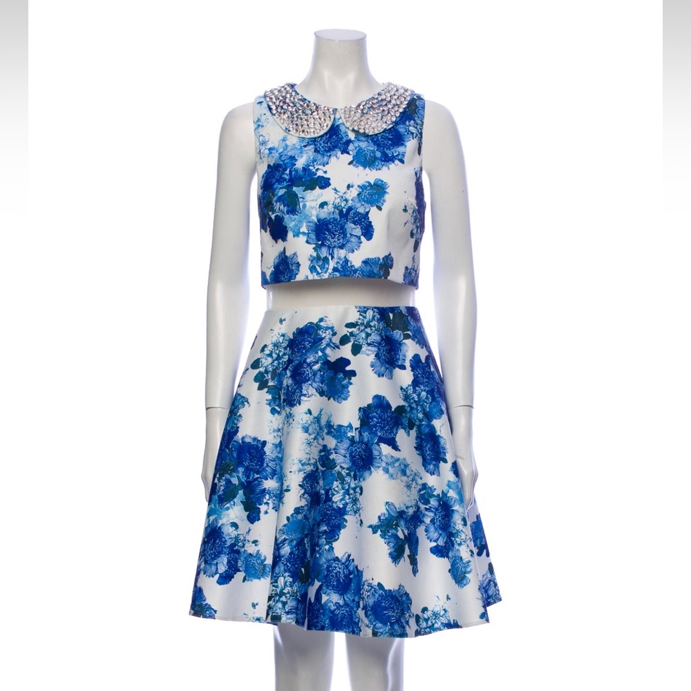 Maslavi by Jovani Floral Print Knee-Length Dress
Size Small